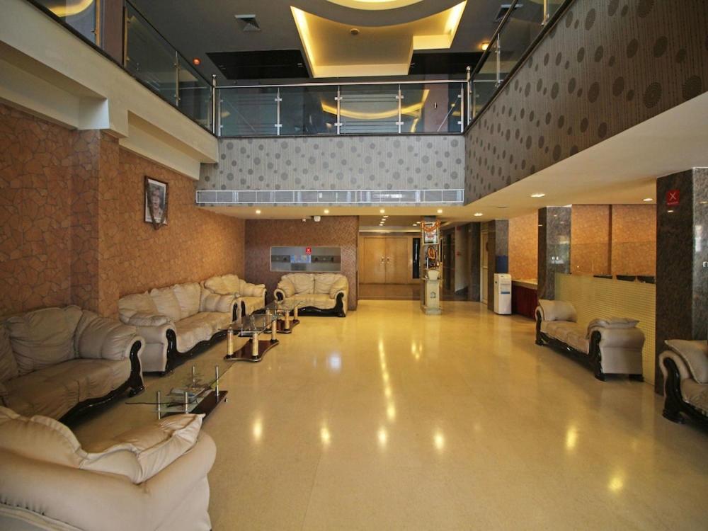 Billions Hotel 3*