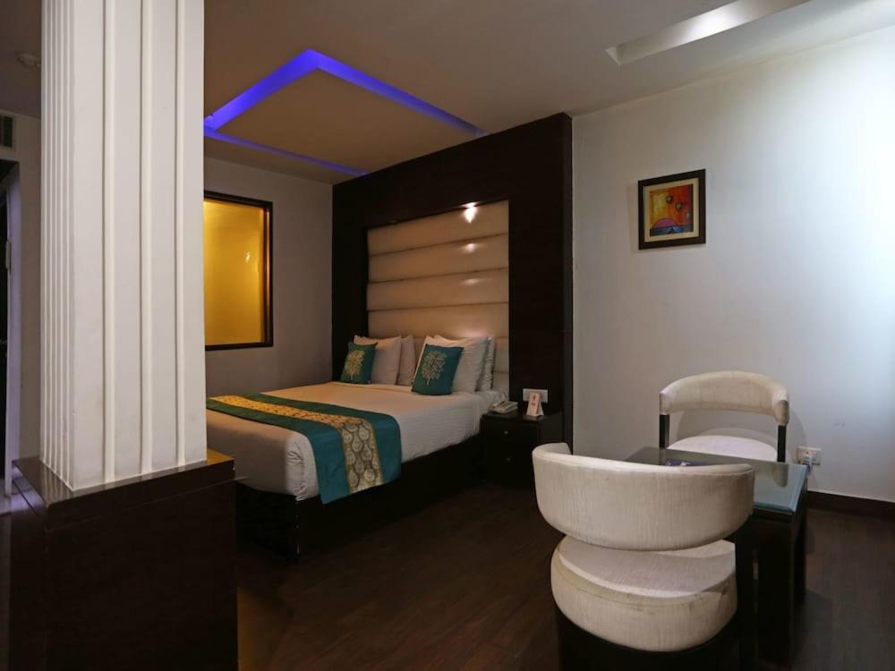 Billions Hotel