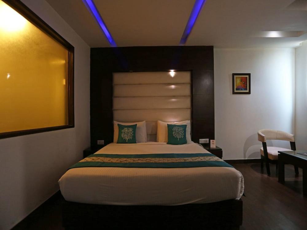 Billions Hotel