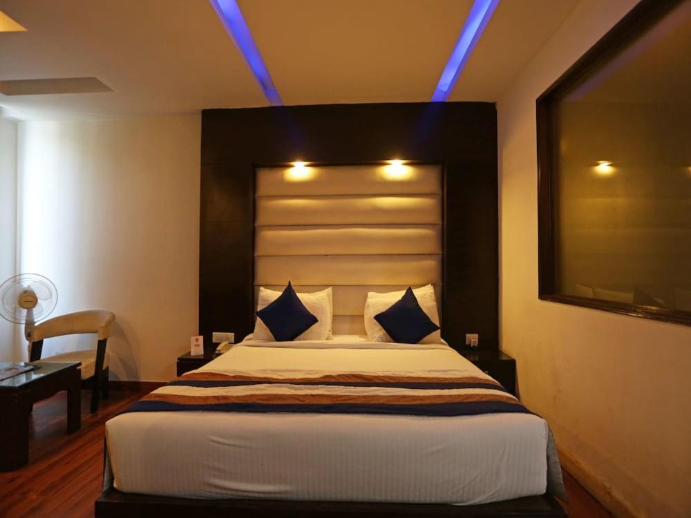 Billions Hotel 3*