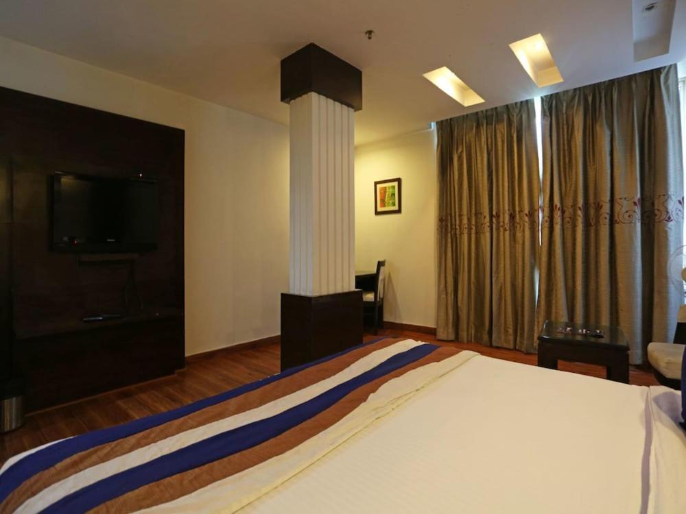 Billions Hotel 3*