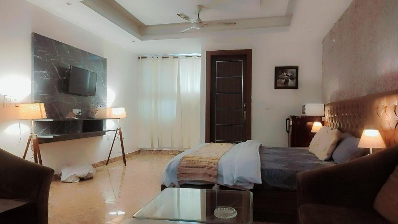 Billions Hotel Hotel