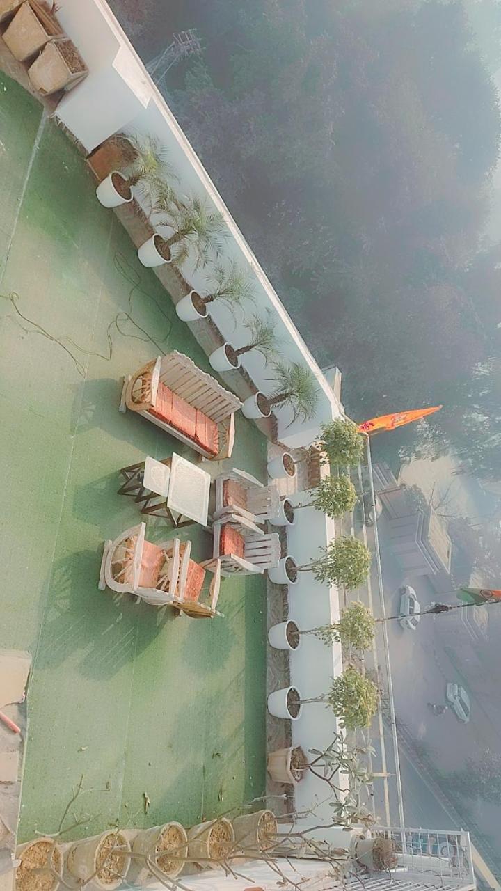 Billions Hotel New Delhi
