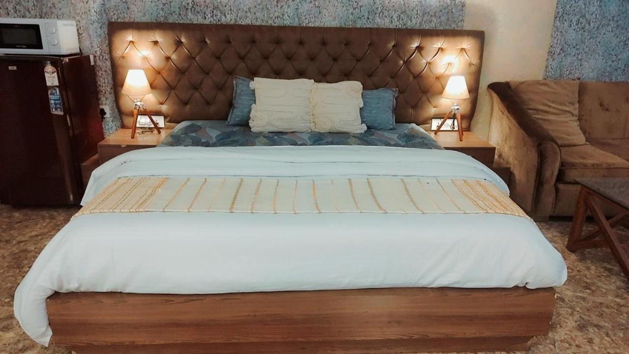 Billions Hotel 3* New Delhi
