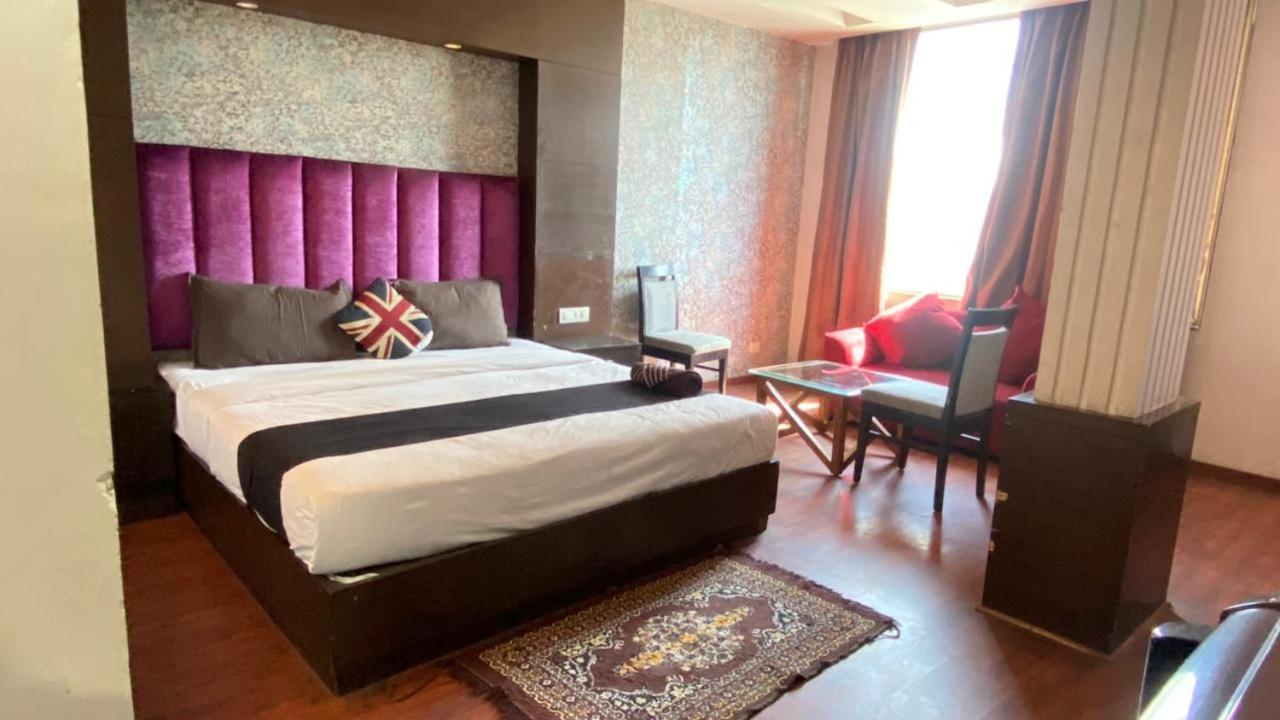Hotel Billions Hotel New Delhi