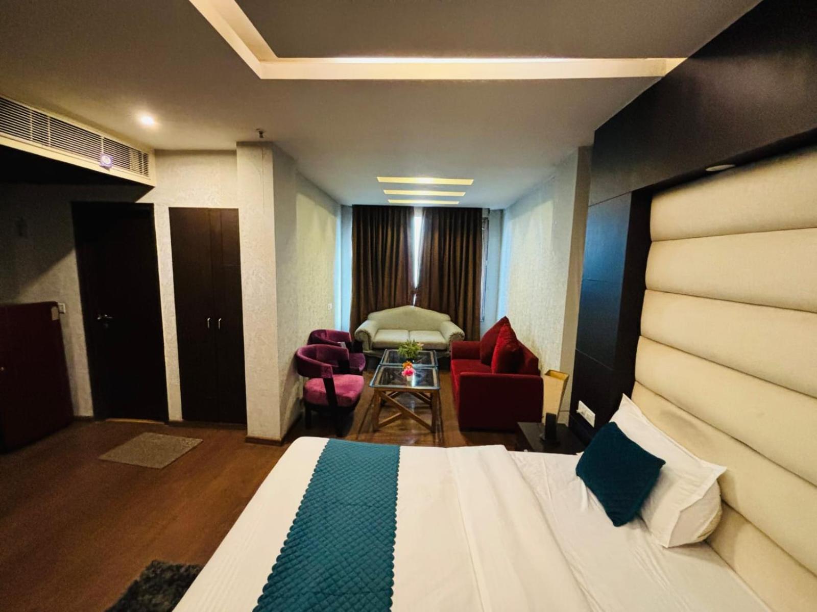Hotel Billions Hotel New Delhi