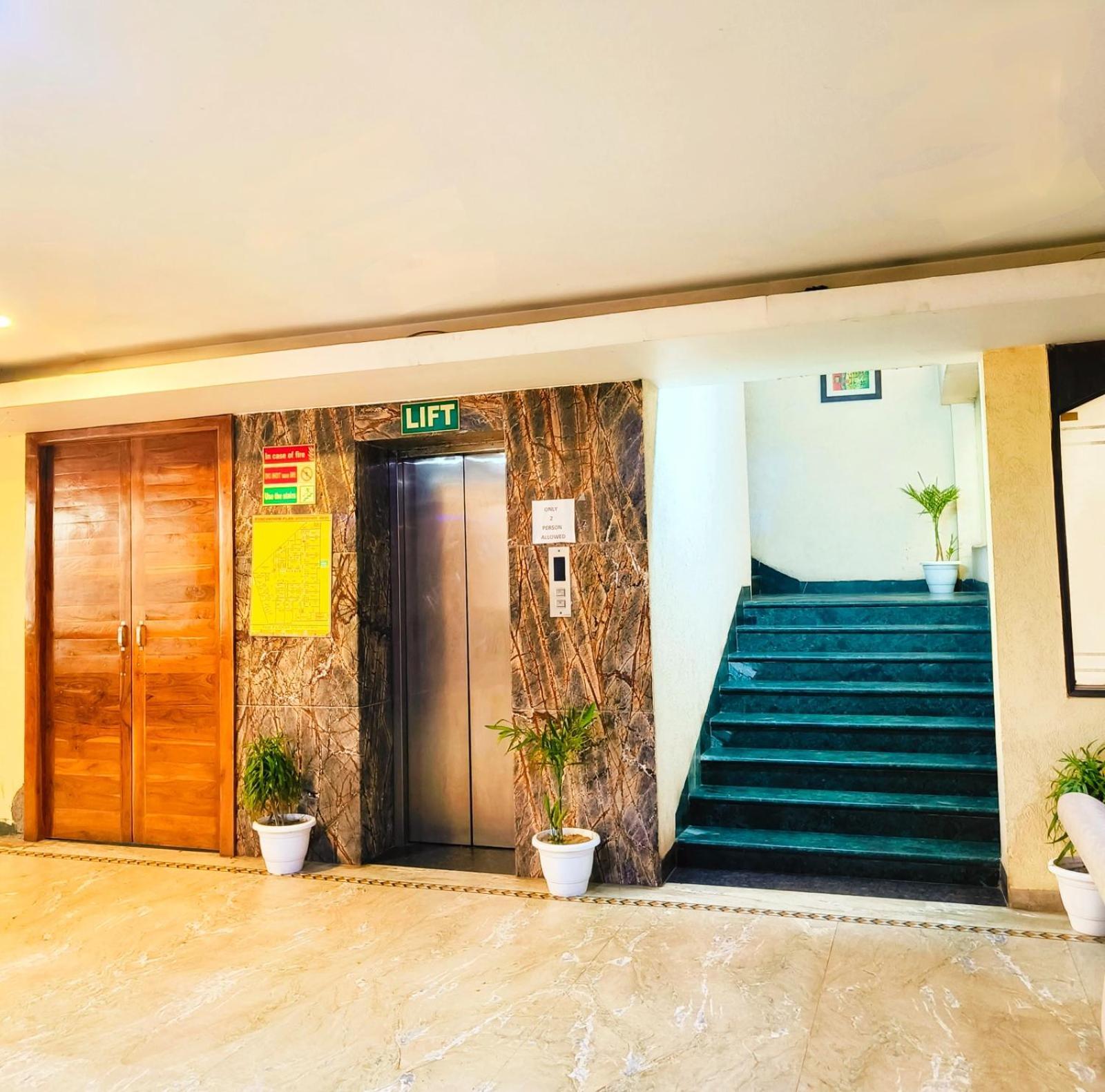 Billions Hotel 3* New Delhi