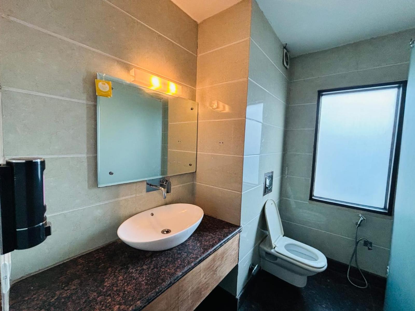 Billions Hotel New Delhi