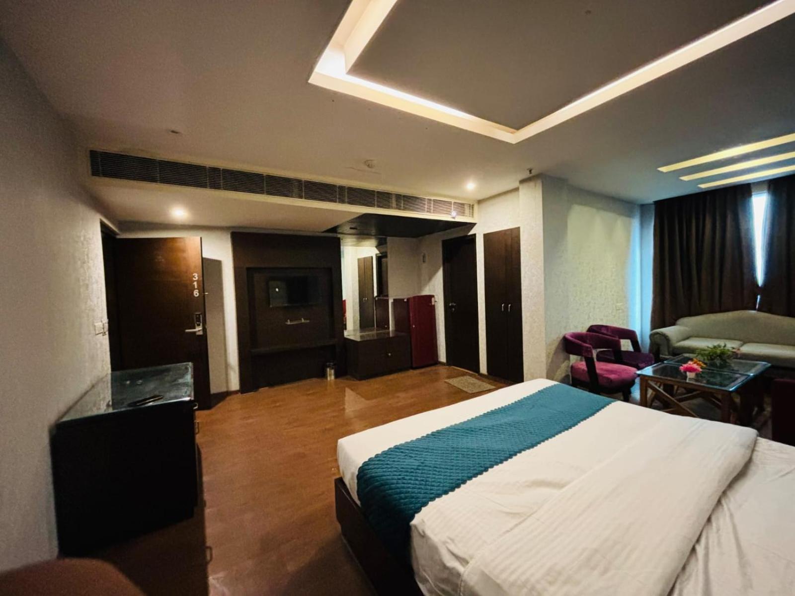 Billions Hotel